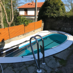 Réparez les dommages de votre piscine rapidement et efficacement avec un service professionnel Ducos